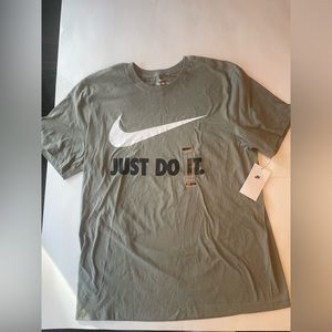 men’s nike tee-shirt